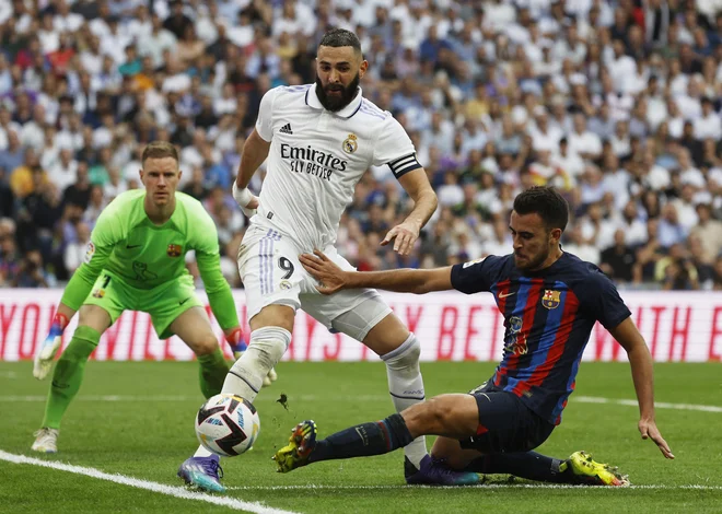 Karim Benzema je še eden od številnih nogometnih zvezdnikov veteranov, ki so si kariero podaljšali zaradi spremenjenega prehranjevanja in skrbno pazi, kaj in koliko zaužije. FOTO: Susana Vera Reuters
