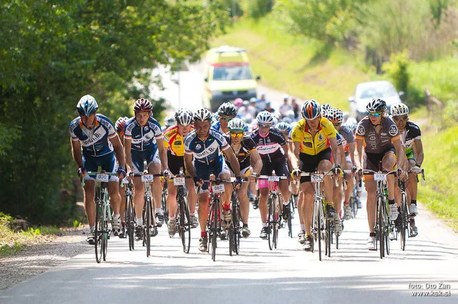 Štart 4. Vzpona na Jošta. FOTO: Oto Žan/ksk.si 
