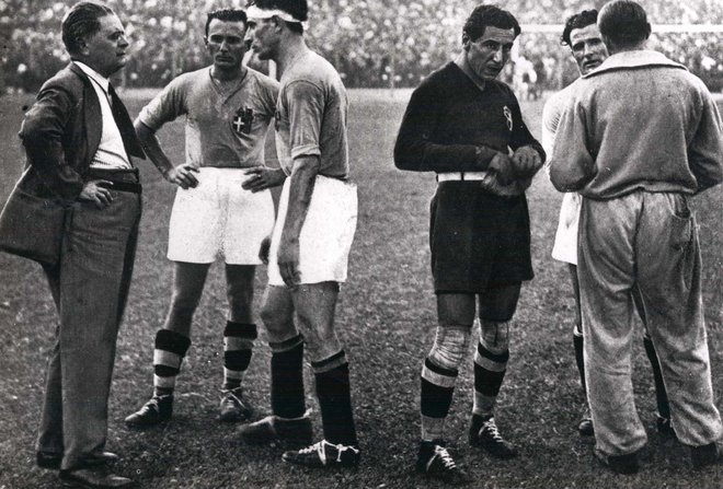 Prizor pred finalno tekmo SP 1934 med Italijo in Češkoslovaško. Foto Wikipedia

