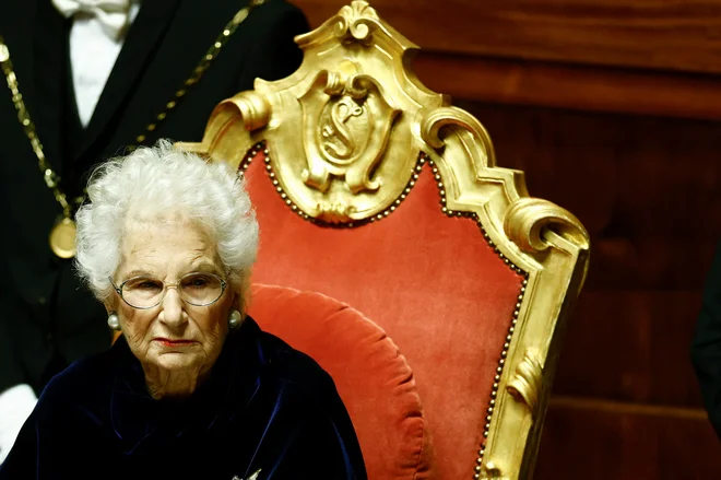 Ustanovno zasedanje v palači Madama je, kot najstarejša članica, vodila živa priča Auschwitza in dosmrtna senatorka.

&nbsp;FOTO: Yara Nardi/Reuters
