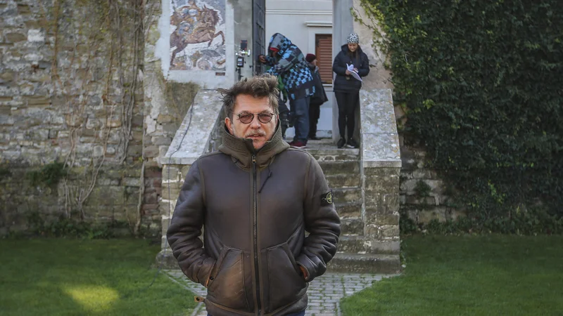 Fotografija: Dragana Bjelogrlića je vznemirila zgodba o nastanku jedrskega orožja, ki je prerasla v zgodbo o reševanju človeških življenj. FOTO: Jože Suhadolnik/Delo
