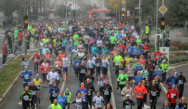 Ljubljanski maraton je najbolj množična prireditev v Sloveniji. Foto Blaž Samec/Delo 
