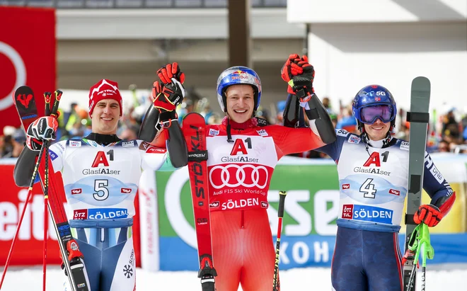 Žan Kranjec je na prvem veleslalomu sezone, osvojil drugo mesto. Zmagal je Marco Odermatt, tretji je bil Henrik Kristoferssen. FOTO: Matej Družnik