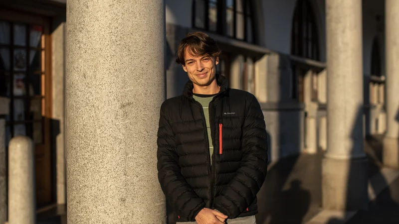 Fotografija: Kristjan Rakar (2001) je študent primerjalne književnosti in literarne teorije ter slovenistike na Filozofski fakulteti Univerze v Ljubljani. Foto Voranc Vogel