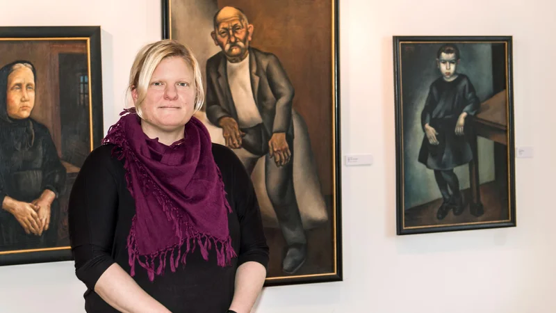 Fotografija: Do vnovičnega odprtja prihodnje leto bodo program preselili na teren in internet, je napovedala direktorica Pilonove galerije Tina Ponebšek. FOTO: Primož Brecelj