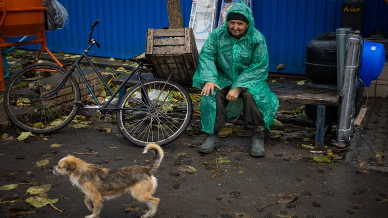 Fotografija: Podoba iz Bahmuta, mesta na vzhodni frontni črti. FOTO: Dimitar Dilkoff/AFP