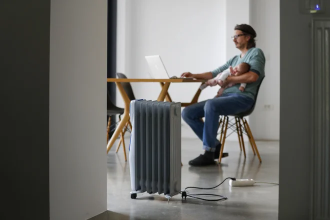 Marsikdo si je električni radiator kupil za vsak primer. FOTO: Matej Družnik/Delo
