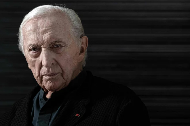 Pierre Soulages je v Sloveniji že leta 1959 na 3. grafičnem bienalu v Ljubljani osvojil veliko premijo. FOTO: Joel Saget/AFP