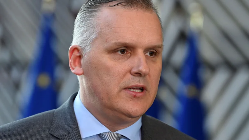 Fotografija: Minister za infrastrukturo Bojan Kumer. FOTO: John Thys/AFP