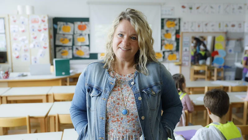Fotografija: Nataša Zaletelj pravi, da je pomembno, da si za otroke učitelj vzame čas. FOTO: Jože Suhadolnik/Delo