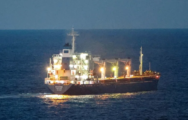 Ukrajina je pojasnilo Moskve, da se iz sporazuma umika zaradi napadov z brezpilotnimi letalniki na rusko črnomosko floto, označila za »lažni izgovor«. FOTO: Yoruk Isik/Reuters
