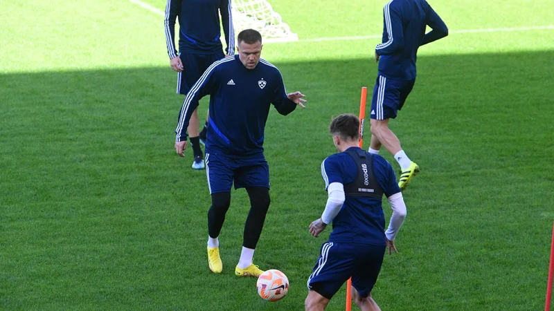 Fotografija: Josip Iličić že mesec dni vadi s soigralci, zdaj naj bi dobil prve minute na tekmi 1. SNL v tej sezoni. FOTO: Marko Pigac/pigac.si