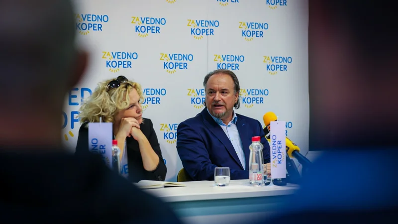 Fotografija: Katja Pegan in Patrik Greblo z Liste Zavedno Koper nimata informacij, ali bo o njihovi pritožbi ustavno sodišče sploh odločilo pravočasno. FOTO: Dean Grgurica