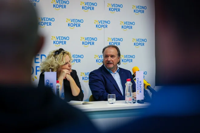 Katja Pegan in Patrik Greblo z Liste Zavedno Koper nimata informacij, ali bo o njihovi pritožbi ustavno sodišče sploh odločilo pravočasno. FOTO: Dean Grgurica
