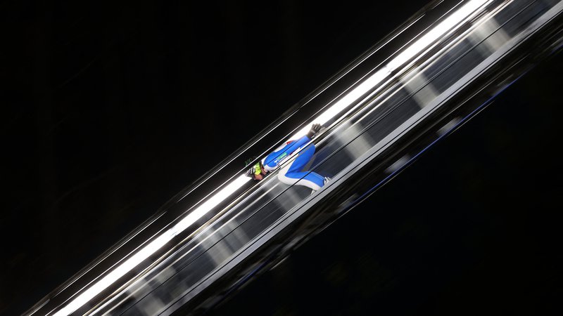 Fotografija: Peter Prevc je bil najboljši Slovenec na uvodni tekmi svetovnega pokala v Visli. FOTO: Kacper Pempel/Reuters

