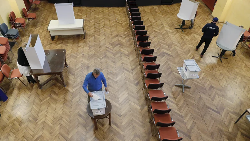 Fotografija: Ne vemo, kako bi uživali v toliko praznikih demokracije. Foto Leon Vidic