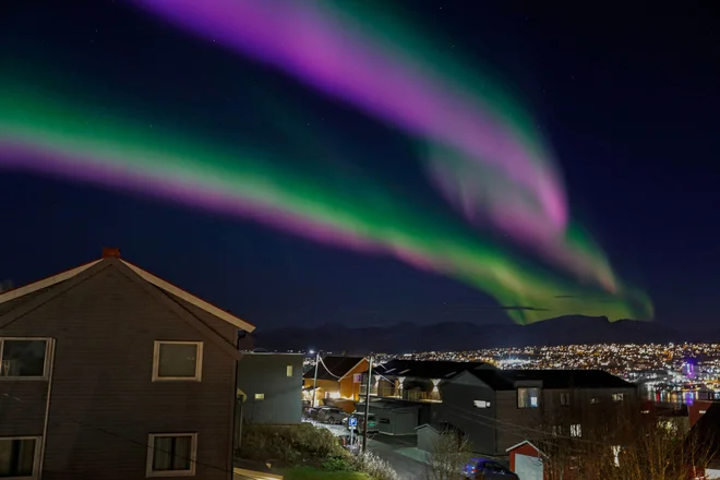 Severni sij nad norveškim mestom Tromsoe. Foto: Rune Stoltz Bertinussen/Afp
