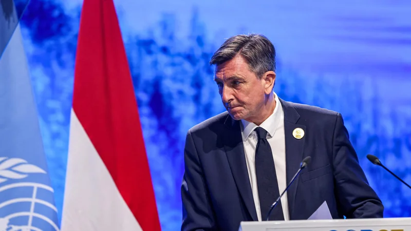 Fotografija: Potem ko se je predsednik republike Borut Pahor zelo podredil zunanjepolitičnim interesom vlade Janeza Janše, zdaj podpira prizadevanja vlade Roberta Goloba na področju uresničevanja arbitražne razsodbe. FOTO: AFP