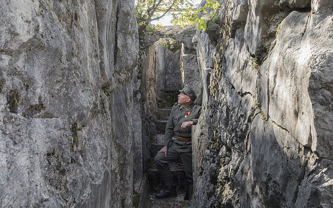 Jama Pečinka, ena od točk na vodenem pohodu, je med prvo svetovno vojno postala zatočišče za vojake. FOTO: arhiv Fundacije Poti miru
