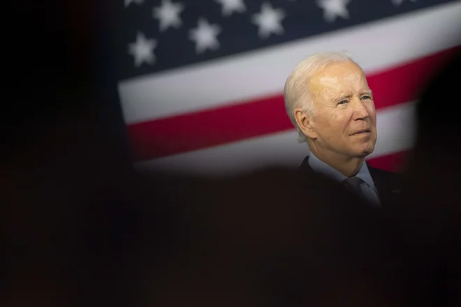 Demokratski predsednik Joe Biden na predvolilnem zborovanju v Marylandu. FOTO: Nathan Howard/AFP
