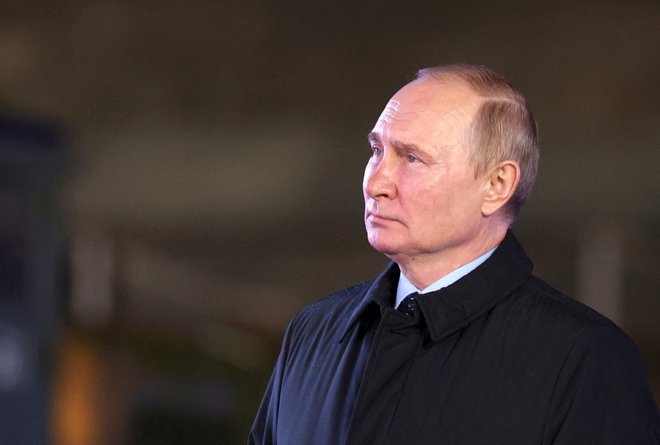 Donrald Trump prepričuje, da si z njim v Beli hiši ruski predsednik Vladimir Putin ne bi upal napasti Ukrajine. FOTO: Sputnik via Reuters
