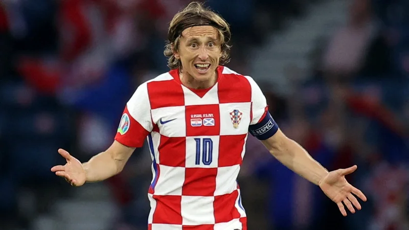 Fotografija: Izkušeni Luka Modrić bo prvo ime hrvaške reprezentance v Katarju. FOTO: Lee Smith/Reuters