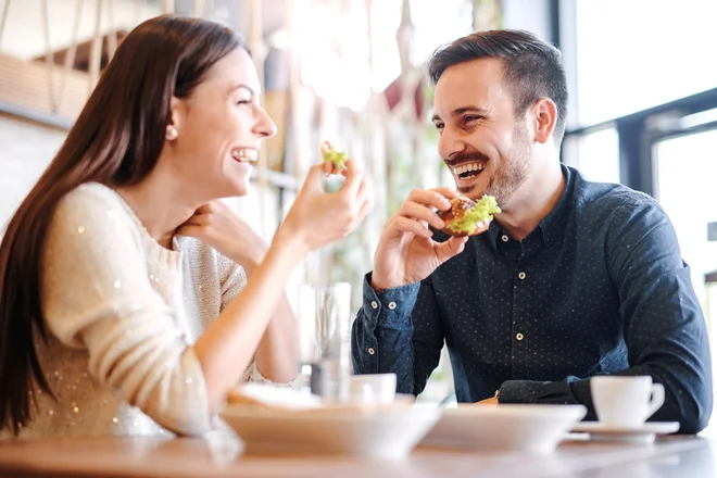 Številni rekreativci se spopadajo s pomanjkanjem železa, zato naj se vsejedci ne bojijo vsake toliko pojesti malo mesa. FOTO: Arhiv Polet/Shutterstock
