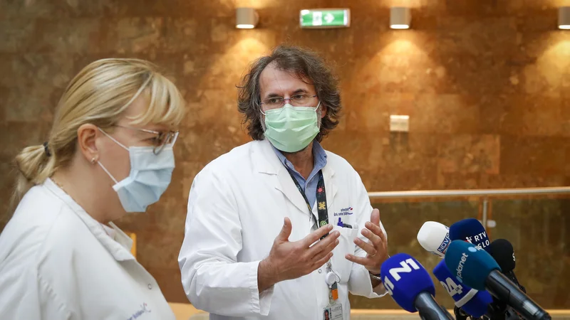 Fotografija: Marko Pokorn in Tatjana Mrvič o naraščajočem številu respiratornih okužb pri otrocih in mladostnikih in porastu okužb z respiratornim sincicijskim virusom (RSV), ki posebej ogroža dojenčke. FOTO: Matej Družnik/Delo