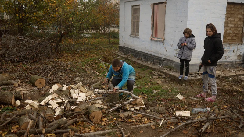 Fotografija: Osvobojena vas Osokorivka v okolici Hersona Foto Valentyn Ogirenko/Reuters