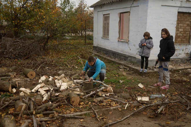 Osvobojena vas Osokorivka v okolici Hersona Foto Valentyn Ogirenko/Reuters
