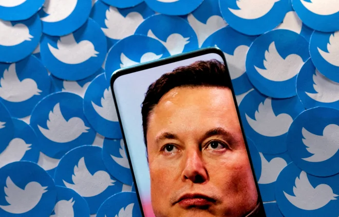 Novi lastnik Twitterja Elon Musk meni, da Twitter ne bo preživel prihajajoče recesije, če ne bo uveljavil novega poslovnega modela. FOTO: Dado Ruvic/Reuters
