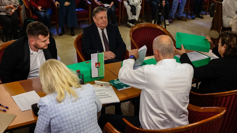 Fotografija: Zoran Janković je sredi oktobra predal podpise za kandidaturo. FOTO ČRT PIKSI