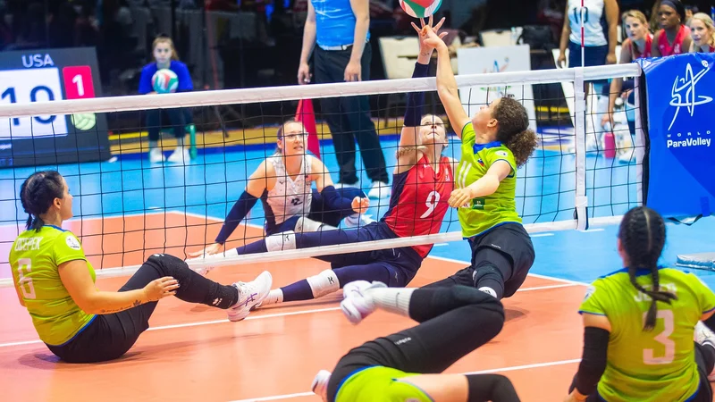 Fotografija: Prizor z obračuna Slovenije in ZDA za končno tretje mesto na SP v Sarajevu. FOTO: Siniša Kanižaj/ZŠIS