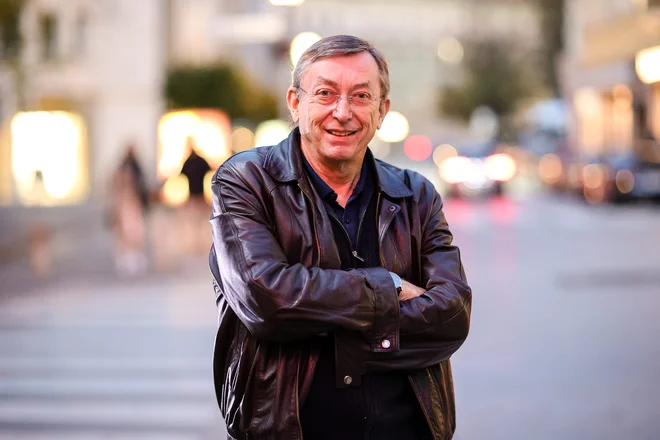 Bila so že svetovna prvenstva, ki so bila vremensko drugačna, ampak nogomet je šport, ki se igra v vsakem vremenu, tudi če letijo ošpičene prekle, pravi Andrej Stare. FOTO: Črt Piksi
