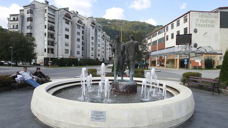 Fotografija: Spomenik rudarjem Stojana Batiča v Hrastniku. FOTO: Leon Vidic
