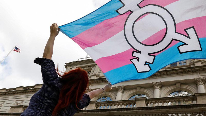 Fotografija: V trans skupnosti zato želijo ureditev pravnega priznanja spola izključno na osnovi samoidentifikacije. FOTO: Brendan Mcdermid/Reuters
