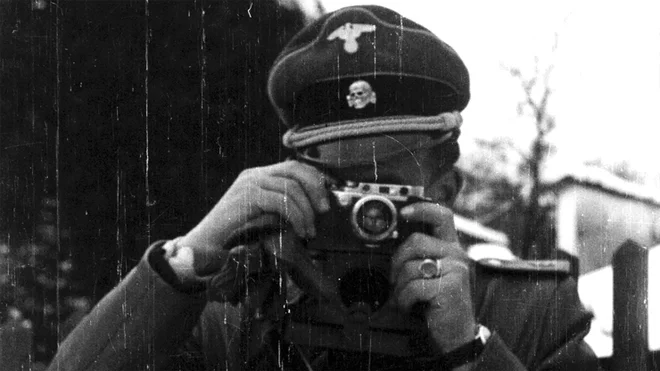 Fotografije in negative je Olaf Jürgenssen skril, ločiti pa se ni mogel od njih. FOTO: Osebni arhiv