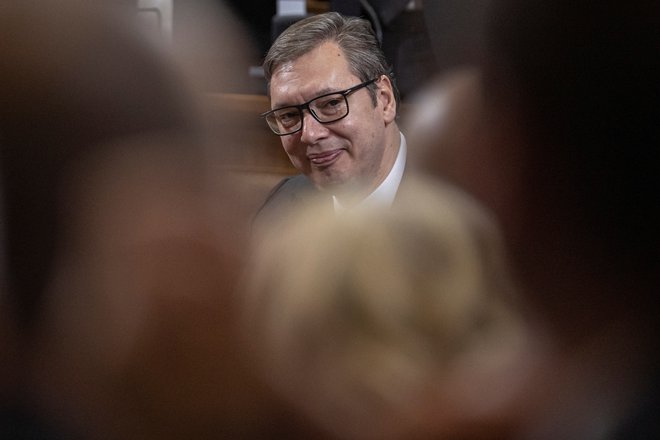 V Srbiji se šalijo na račun predsednika Aleksandra Vučića in njegove privrženosti Rusom. FOTO: Marko Djurica/Reuters
