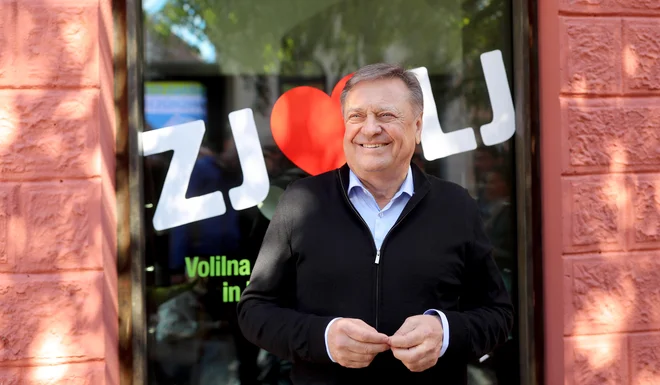 Župan Janković in vnovični kandidat za župana meni, da je treba glede pravice do zdravnika v Ljubljani določiti pravila igre. FOTO:&nbsp; Blaž Samec/Delo
