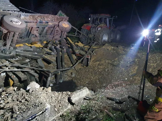 To fotografijo sta v povezavi z domnevno zadetimi kraji na Poljskem objavila slovaški Dennik in angleški Guardian. FOTO:&nbsp;Wow - Wolski O Wojnie/Twitter
