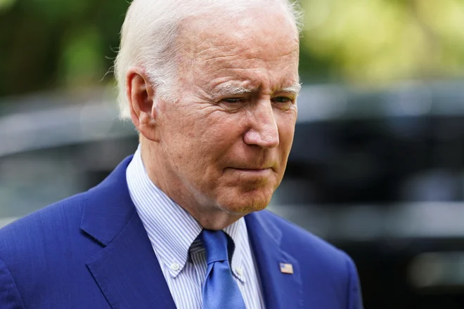 Ameriški predsednik Joe Biden je spregovoril za medije po tem, ko naj bi domnevno ruska raketa zadela Poljsko. FOTO: Reuters/Kevin Lamarque
