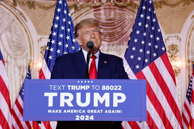 &raquo;Pred dvema letoma smo bili velika država in bomo spet,&laquo; je napovedal Donald Trump. FOTO: Jonathan Ernst/Reuters
