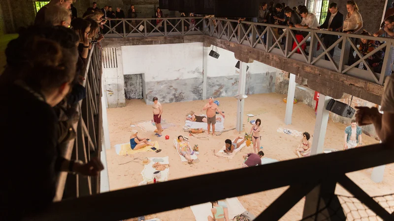 Fotografija: Rugilė Barzdžiukaitė, Vaiva Grainytė in Lina Lapelytė: Sun & Sea (Marina), 2019. FOTO: Andrej Vasilenko