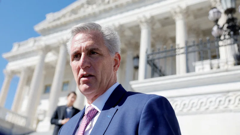 Fotografija: Republikanec Kevin McCarthy se bojuje za položaj predsednika predstavniškega doma. FOTO: Evelyn Hockstein/Reuters
