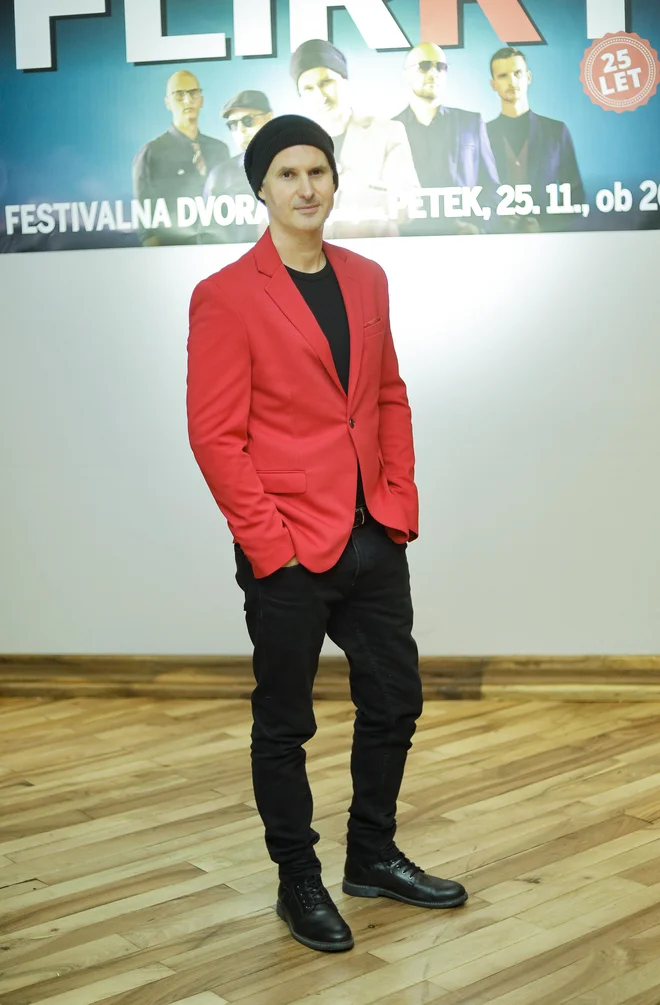 &raquo;Rešujmo stvari z ljubeznijo,&laquo; poziva Rok Lunaček, ki se posebej veseli koncerta s svojo skupino Flirrt 25. novembra v ljubljanski Festivalni dvorani. FOTO: Jože Suhadolnik
