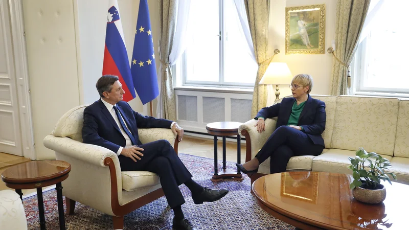 Fotografija: Bodoča predsednica Nataša Pirc Musar se privaja na novo funkcijo, tudi z obiskom pri odhajajočem predsedniku Borutu Pahorju. FOTO: Leon Vidic/Delo