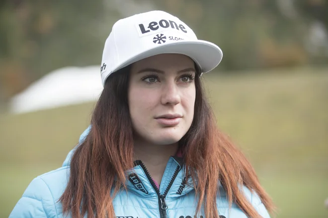 Andreja Slokar se je morala sprijazniti s spoznanjem, da je v poolimpijski sezoni ne bo na snegu.&nbsp;FOTO:&nbsp;Jure Eržen/Delo
