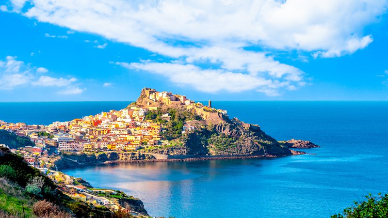 Fotografija: Castelsardo je eno najbolj očarljivih mestec na otoku. Foto Shutterstock
