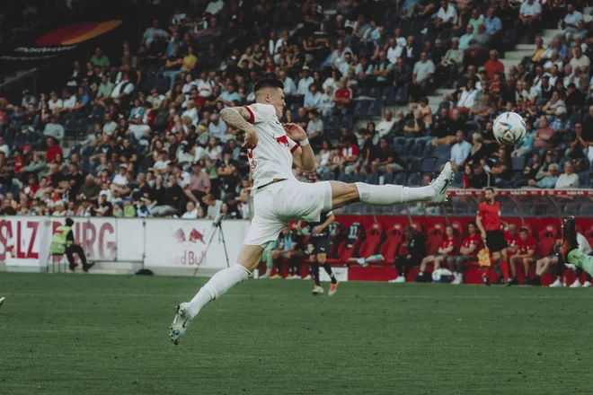 Italijanski nogometni strokovnjaki so opazili, da je Benjamin Šeško eden od vzhajajočih zvezdnikov iz obomčja nekdanje skupne države. FOTO: Jan Hetfleisch/FC Red Bull Salzburg
