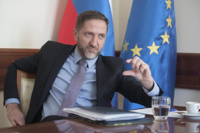 Minister za finance Klemen Boštjančič meni, da je proračun 2023 zelo razvojno naravnan, opozicija meni drugače, fiskalni svet ima pomisleke.&nbsp;Foto Jure Eržen

